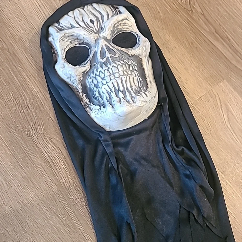 Halloween skeleton costume